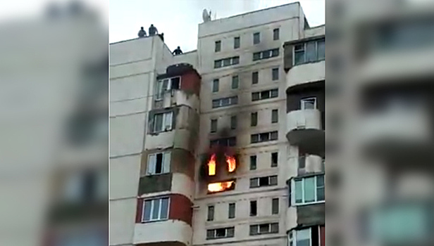 "Оскал зловещего смайла": пожар жилого дома в Дагестане попал на видео