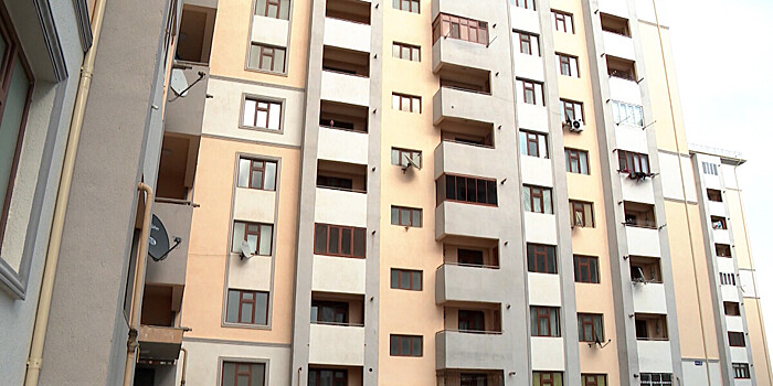 Квартира в подарок: в Баку сдали в эксплуатацию социальный дом