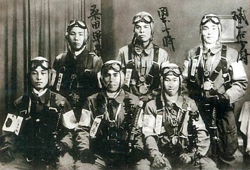Операция «Божественный гром»: как японские камикадзе хотели потопить флот США