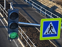 В Камышине на 2 улицах модернизировали пешеходные переходы