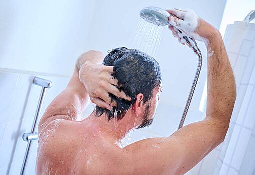 Врач раскрыл предотвращающие облысение секреты мытья головы
