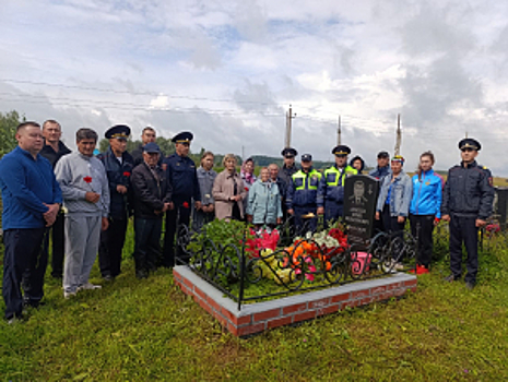 Сотрудники полиции Башкортостана почтили память погибших товарищей