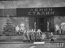Почему на самом деле убрали тело Сталина из мавзолея