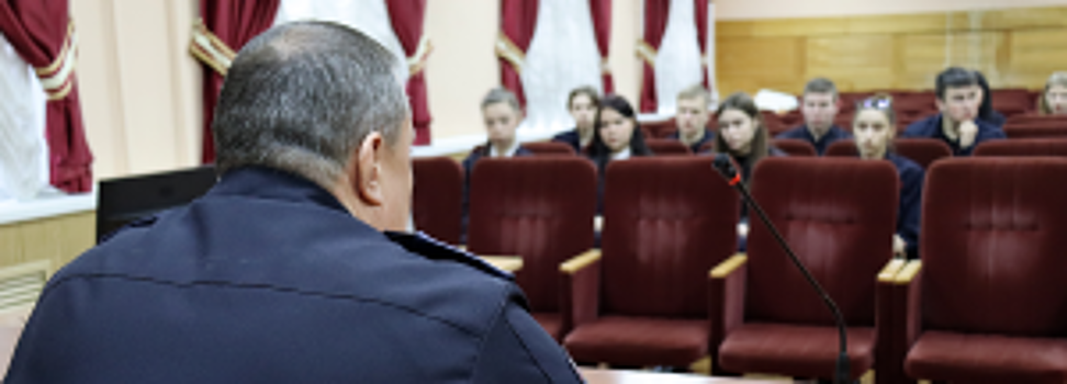 В Иванове студенты сменили учебные аудитории на рабочие места сотрудников Госавтоинспекции