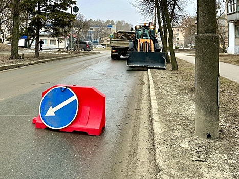 На участке улицы Комсомольской в Заречном начаты работы по замене бордюров