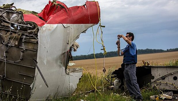 Захарова назвала политизированным расследование крушения MH 17 на Украине