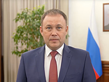 Илья Середюк поздравил жительниц Кузбасса с Днём матери