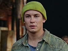 Покусавший официантку актёр планирует стать певцом