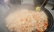 В волгоградском ЦПКиО на морозе приготовили 180 кг ароматного плова