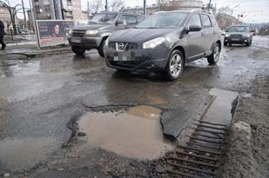 Омские дорожники пожаловались на кражу решёток с ливневой канализации