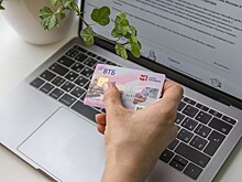 Полиция Верхней Пышмы ищет мужчину, расплатившегося по чужой карте в «Магните»