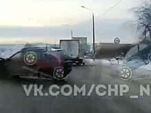 В Нижегородской области на видео попало, как Renault Duster протаранил Seat