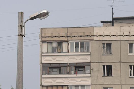 В Дзержинске продолжаются работы по улучшению уличного освещения
