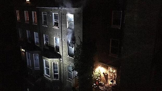 Около 80 человек направили на тушение пожара на западе Лондона
