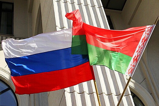 Минск и Москва перевели основные платежи в рубли