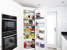 Выкидываем консервы и соблюдаем "соседство": чистим холодильник правильно