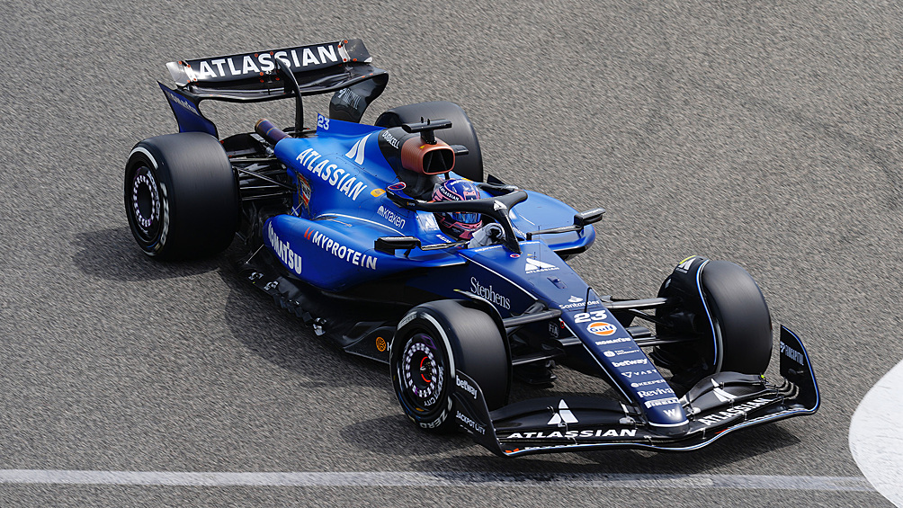 Команда Atlassian Williams Racing перед новым сезоном заключила крупнейший в истории британского коллектива спонсорский контракт, а также заполучила одного из самых опытных пилотов серии. Испанец Карлос Сайнс-младший вместе с тайцем Алексом Албоном будут выступать на Williams FW47.