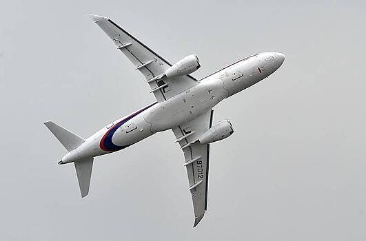 Летевший в Москву пассажирский Sukhoi Superjet подал сигнал тревоги