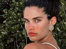 Модель Victoria's Secret показала фигуру в купальнике