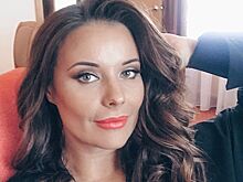 Оксана Федорова показала, как дочь занимается растяжкой