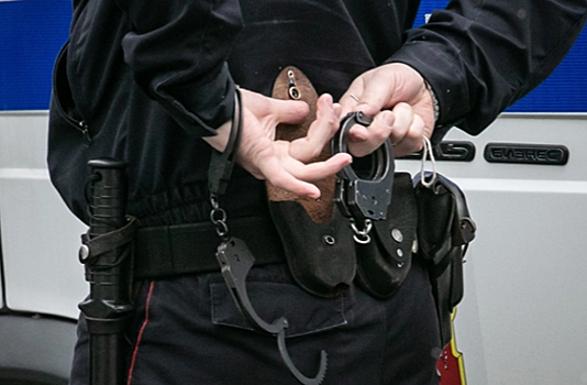 В Петербурге участник ПМЭФ разбрасывался посудой на вечеринке с Бузовой