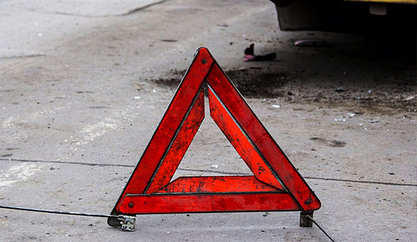 В Воронежской области «КамАЗ» влетел в 2 автобуса, иномарку и грузовик