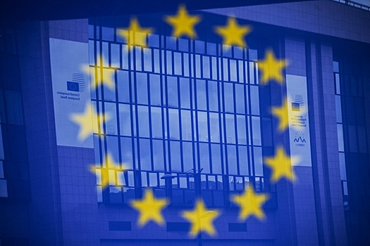 Альфа-банк, Росбанк и Тинькофф включены в десятый пакет санкций ЕС против России