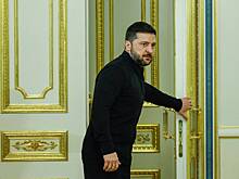 Вероятность отставки Зеленского из-за коррупционного скандала оценили