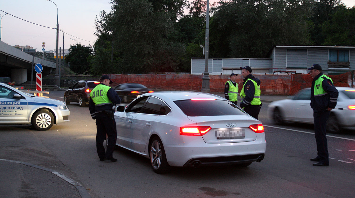 В Калужской области задержаны подозреваемые в массовой продаже «машин-двойников»