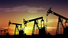 Цены на нефть снижаются на статистике по запасам в США