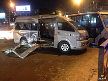 Пять пассажирок маршрутки попали в больницу после ДТП в центре Новосибирска