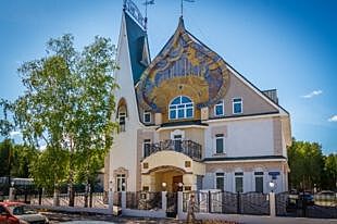 В Ханты-Мансийске открылась выставка, посвященная русским монастырям