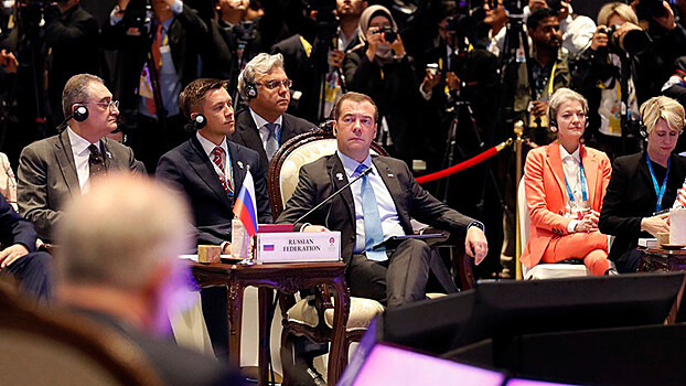 Медведев заявил об отсутствии альтернатив ВТО в условиях торговых войн