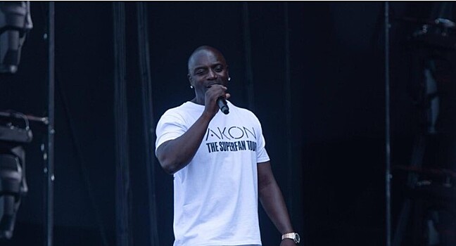 Рэпер Эйкон мечтает о туре по России