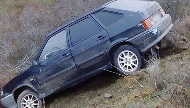 В Крыму машина с младенцем упала в кювет