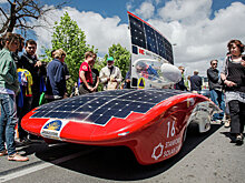 Гонка автомобилей на солнечных батареях началась в Австралии