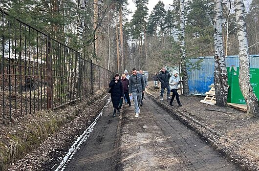 Пушкинские депутаты проинспектировали ход ремонта здания Центра образования № 1 в Красноармейске
