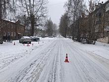 В Новосибирске водитель иномарки сбил маму с ребёнком на руках на остановке