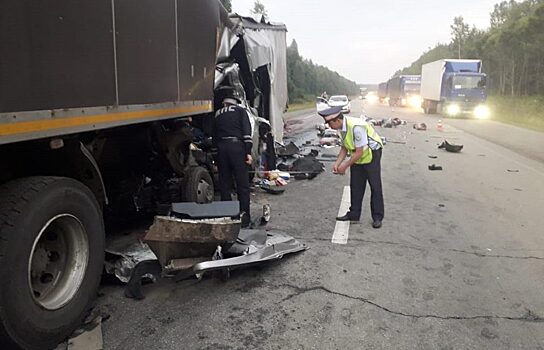 На автодороге Пермь–Екатеринбург произошло смертельное ДТП с грузовиками