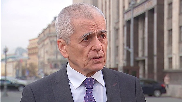 Онищенко предложил бесплатно раздавать маски пенсионерам