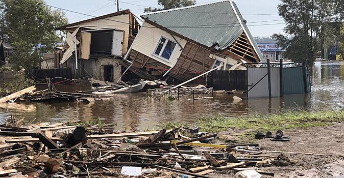 Кабмин выделил 1,2 млрд руб на помощь пострадавшим от паводков