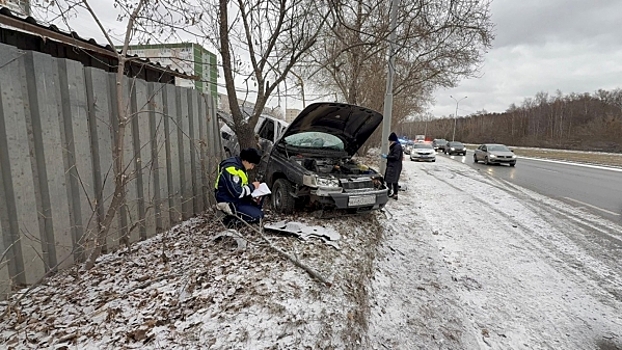Молодой автомобилист разбился насмерть в заснеженном Екатеринбурге