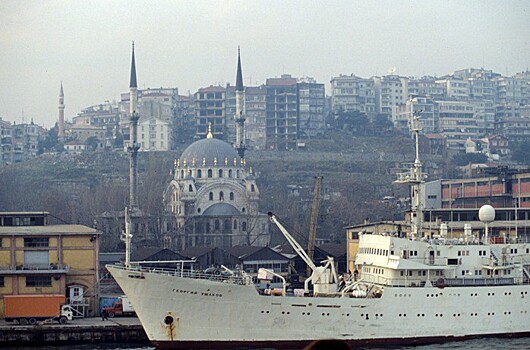 Российские моряки в Стамбуле попросили вернуть их домой
