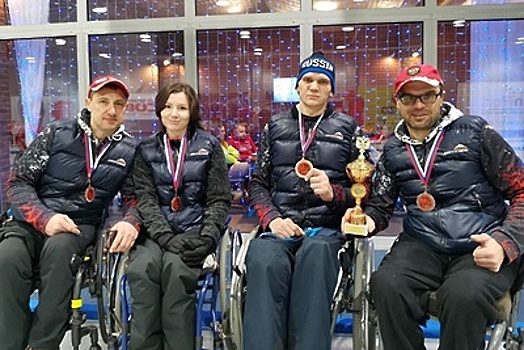 Жители Дмитровского округа стали призерами чемпионата России по керлингу на колясках