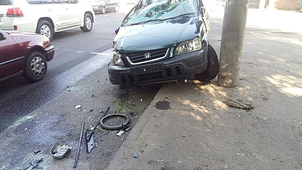 Машина с детьми перевернулась в Алматы