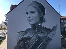 На фасаде в Гвардейске появился портрет девушки-снайпера Розы Шаниной