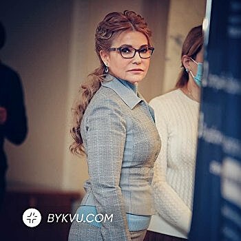 Сапоги-чулки и кружева из кожи: Тимошенко впечатлила весенним нарядом