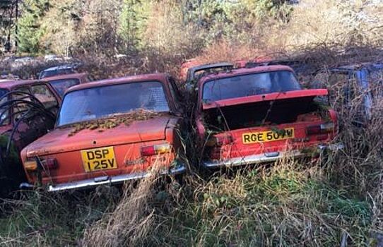 Житель Великобритании обнаружил автомобильную свалку, на которой собрано много отечественных Lada