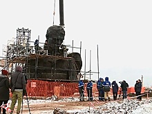 Воин в полный рост: 25-метровый памятник советскому солдату устанавливают подо Ржевом