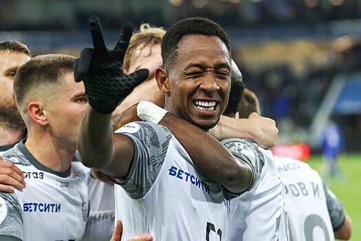 Балтика — Динамо Мх — 2:0, обзор матча 11-го тура РПЛ, видео голов, Хиль, Оффор, Талалаев, 5 октября 2025